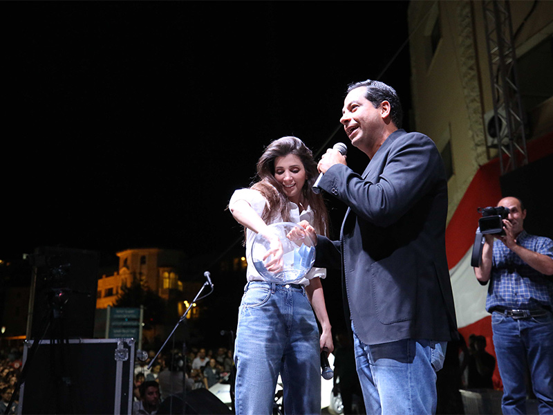 مهرجان "صندوق الدنيا" يشعل بعقلين